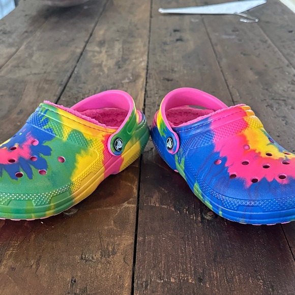 CROCS Vibrant Multicolor Clogs womens 7 men’s 5 - Picture 9 of 9